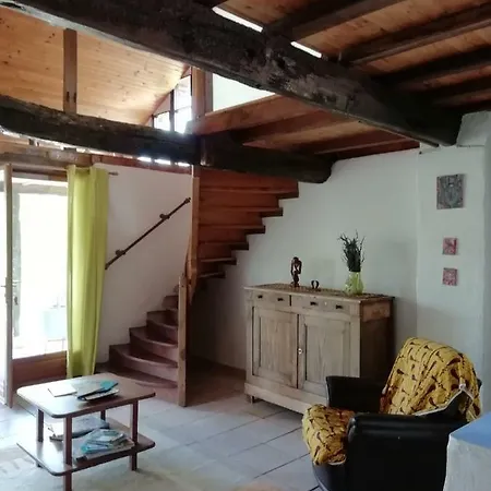بيت للعطل La Maison De Thelma Bezues-Bajon